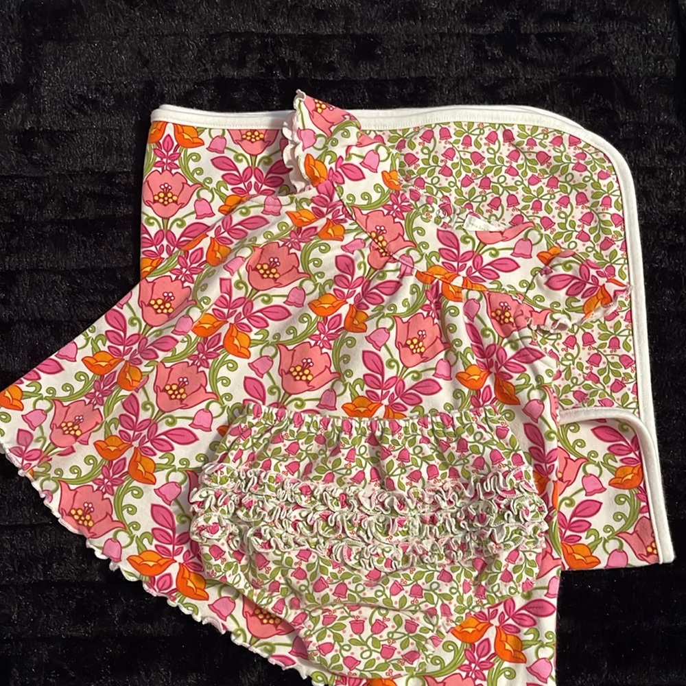 Vera Bradley Lilli Bell baby dress with bottoms 6/9 months, matching bla…